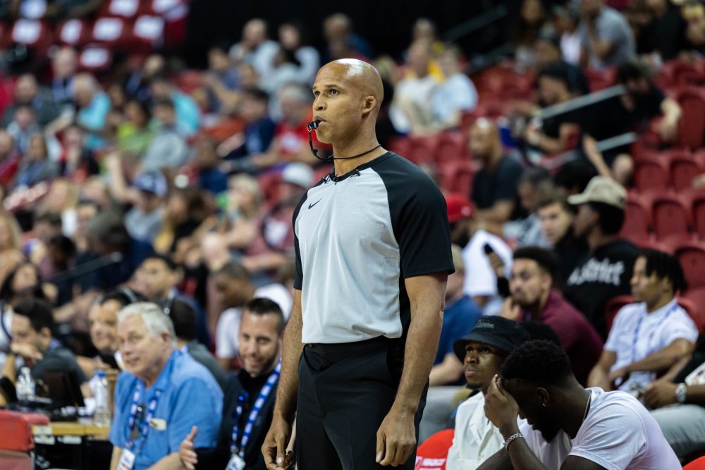 九游-浙江稠州训练开放日；冲刺阶段造点机会引欢呼；德甲在即；数据趋势出现新变化(12岁失联双胞胎姐妹已找到)